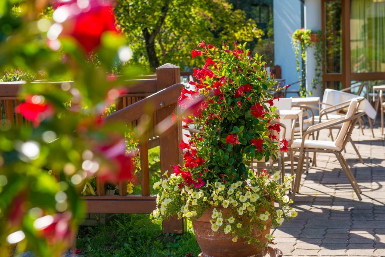 Hotel Das Gastein - Ganzjahrig Inklusive Alpentherme Gastein & Sommersaison Inklusive Gasteiner Bergbahnen バート・ホーフガシュタイン エクステリア 写真